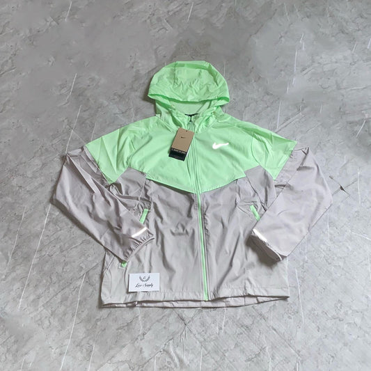Nike - vapour green repel uv jacket
